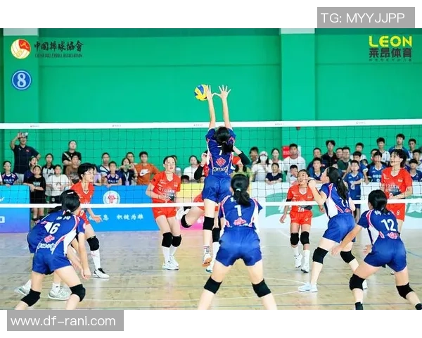 赛后分析:成都排球队与北京排球队的团队协作与战术对比探讨 赛后分析:成都排球队与北京排球队的团队协作与战术对比探讨